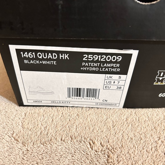 🔥❤️😻Dr. Martens 1461 QUAD HK Hello Kitty Patent Lamper+Hydro Leather❤️😻🔥 - Picture 10 of 12